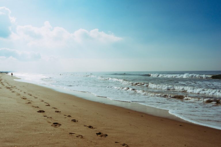 ELEGUSHI-BEACH.jpg